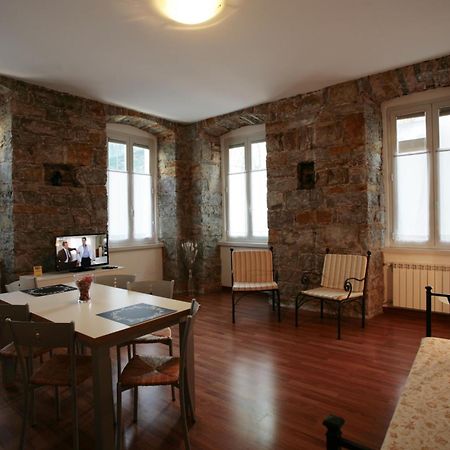 Residence Theresia- Tailor Made Stay Trieste Ruang foto