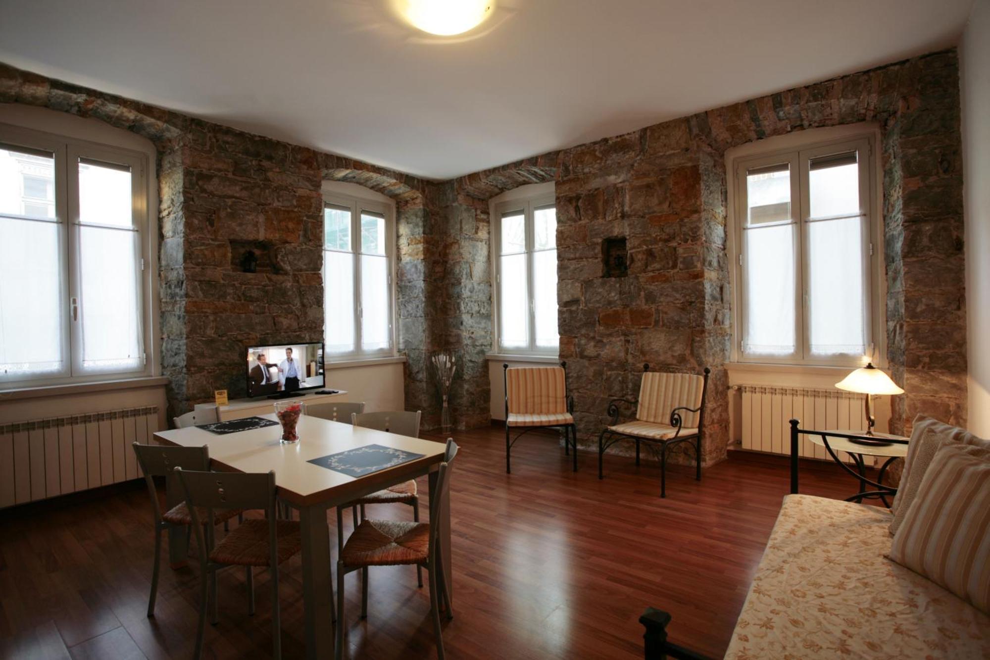 Residence Theresia- Tailor Made Stay Trieste Ruang foto